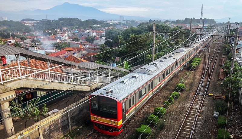 PPKM Level 3, Jumlah Penumpang KRL Menurun - Bagian 1
