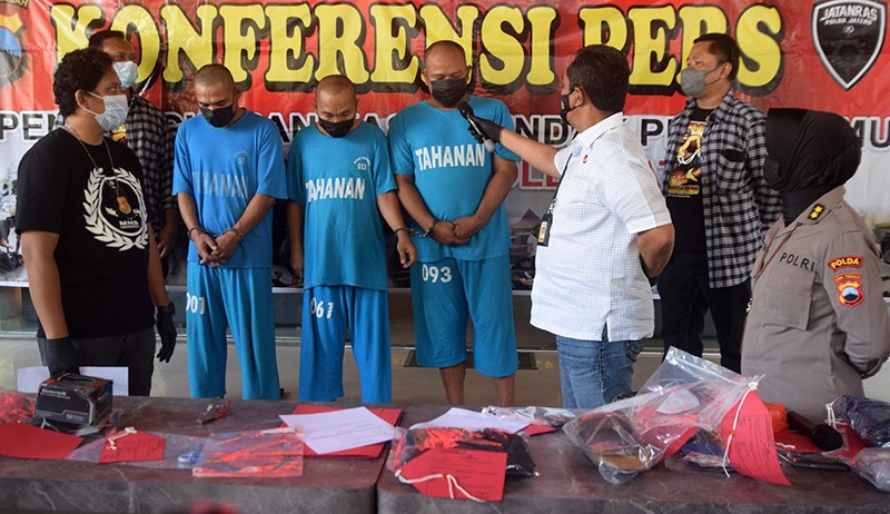 Polisi Ringkus Komplotan Pencuri Spesialis Ganjal Mesin ATM Lintas Provinsi - Bagian 1