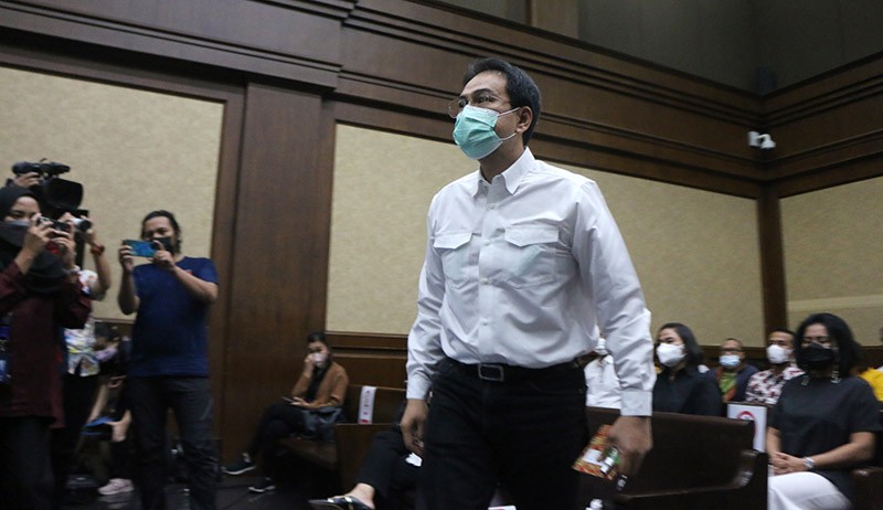 Ekspresi Azis Syamsuddin Divonis 3,5 Tahun Penjara - Bagian 2