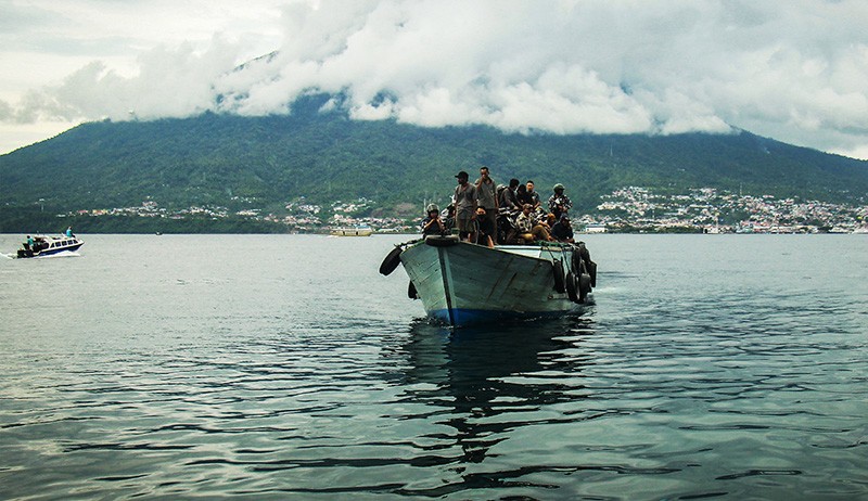 Kapal Kayu Menjadi Transportasi Andalan Warga Kota Tidore Kepulauan - Bagian 2