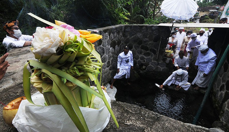Prosesi Mendak Tirta, Ambil Air Suci Sambut Hari Raya Nyepi - Bagian 1