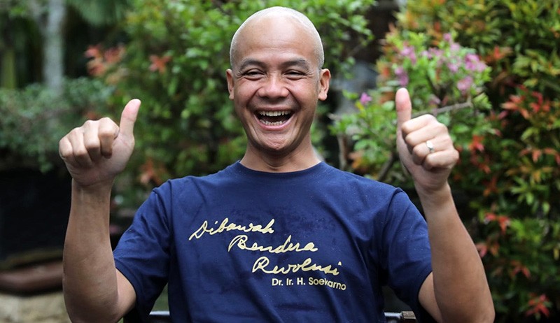 Momen Ganjar Pranowo Cukur Gundul Dukung Anak-Anak Pejuang Kanker - Bagian 4
