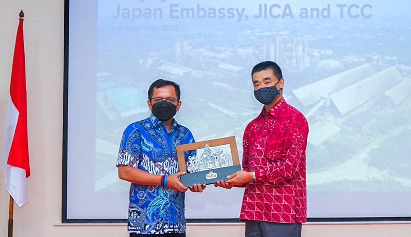 Kedubes Jepang Kunjungi Fasilitas Pengolahan Limbah Menjadi Bahan Bakar Alternatif di SBI Pabrik Narogong - Bagian 1