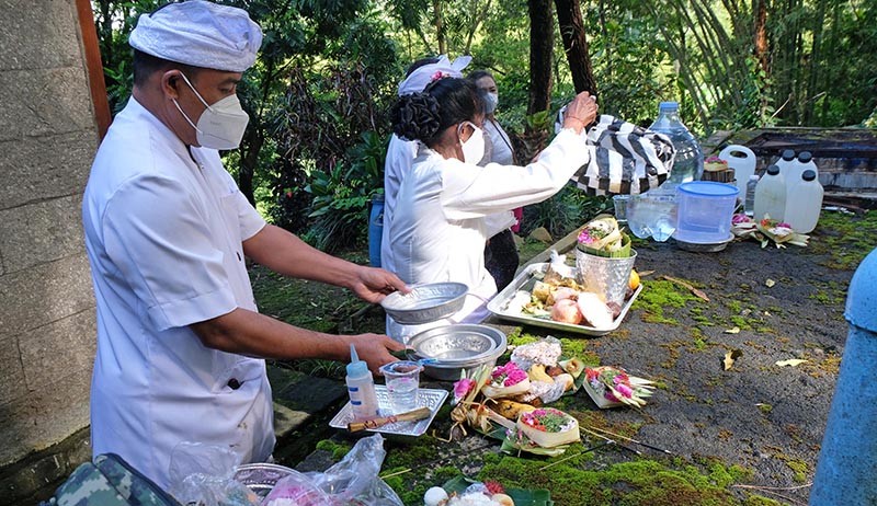 Ritual Melasti Jelang Hari Raya Nyepi di Magelang Digelar Sederhana - Bagian 1