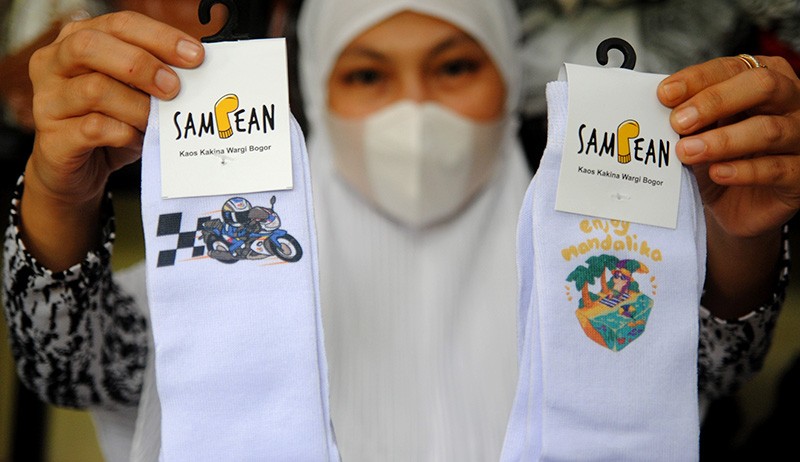 UMKM Bogor Produksi 1.000 Kaus Kaki untuk Suvenir MotoGP Mandalika - Bagian 1