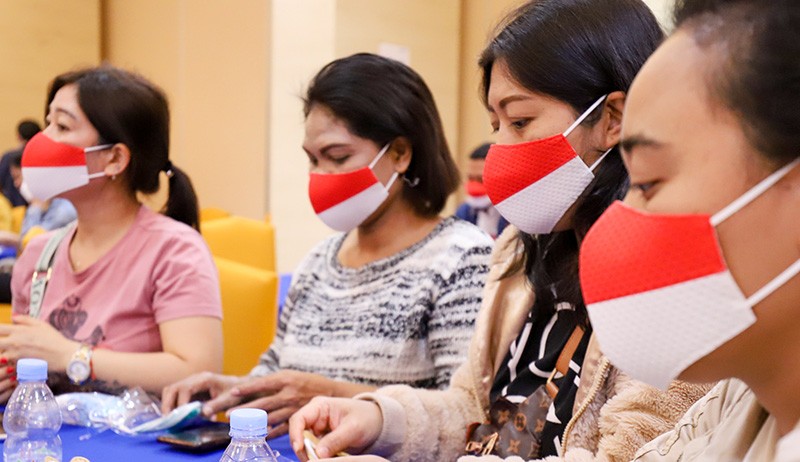 26 Pekerja Migran Indonesia yang Dievakuasi dari Ukraina Pulang ke Kampung Halaman - Bagian 4