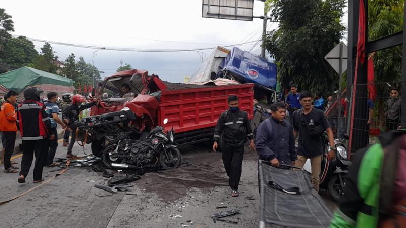 Kecelakaan Beruntun di Ungaran, Jalur Semarang-Solo Macet Parah