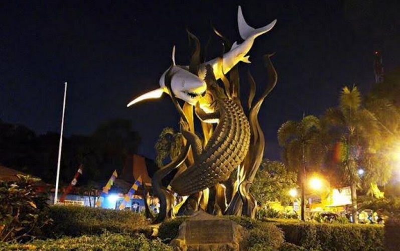 Mengenal Asal Mula Patung Hiu dan Buaya Surabaya