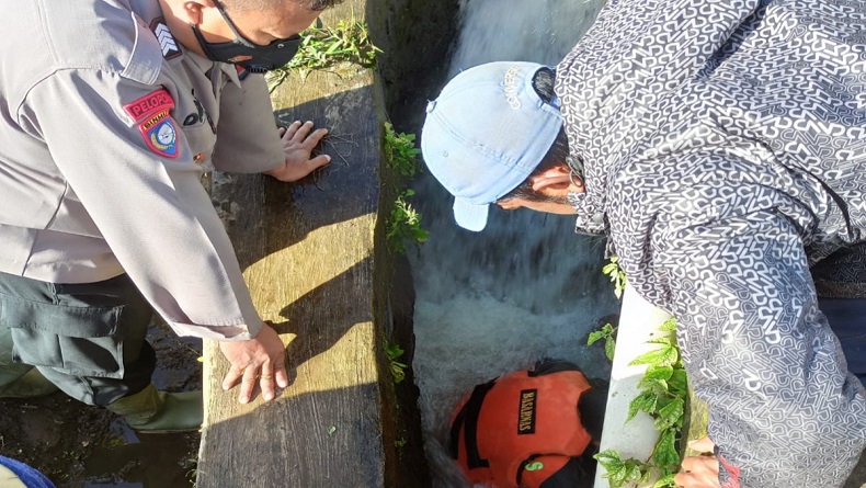 Balita Jatuh ke Parit dan Hilang di Rancabali Bandung, Tim SAR Masih Mencari