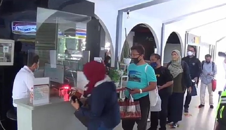 Selama Libur Nataru, PT KAI Berangkatkan 66.224 Penumpang dari Stasiun Bandung
