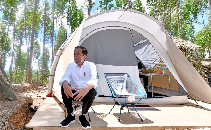 Ada Mi Instan di Tenda Kemah Jokowi