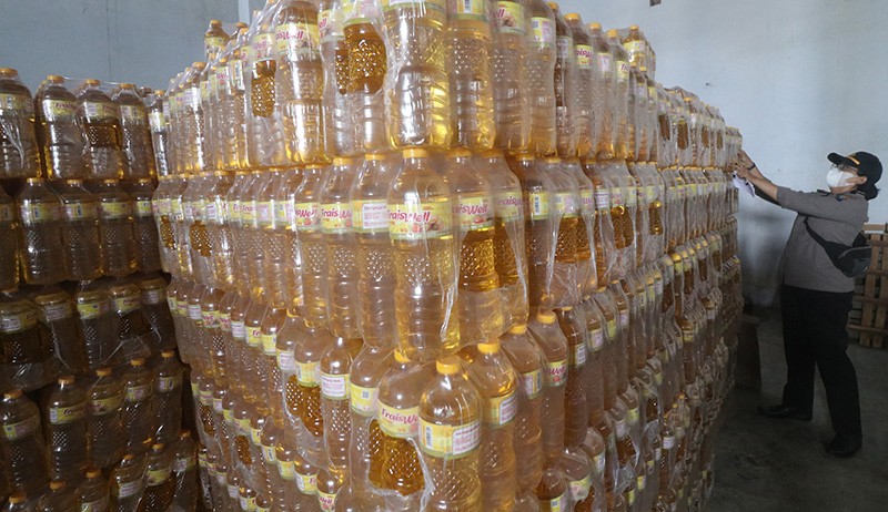 Harga Minyak Goreng Mahal, Pedagang Gorengan di Semarang Pasrah