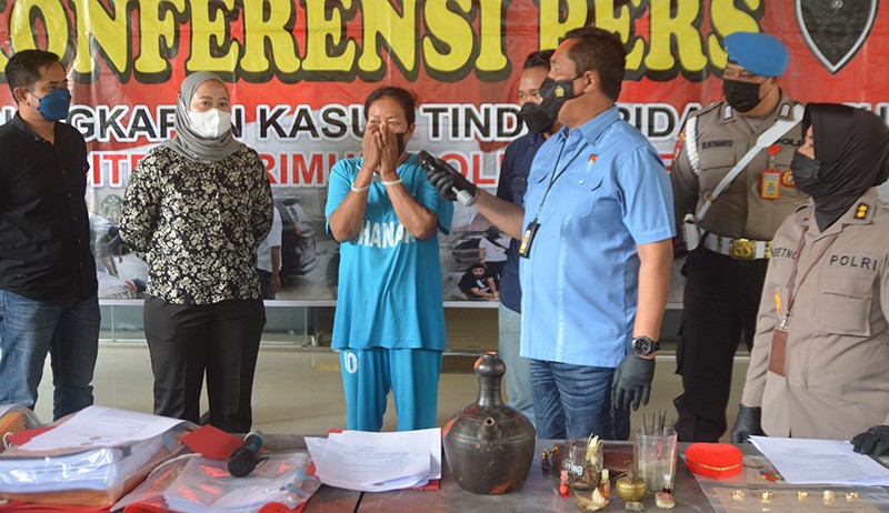 Ini Perlengkapan Ritual Gendam, Korban Tertipu Ratusan Juta Rupiah - Bagian 4
