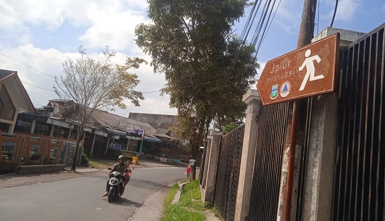 Waduh, Rambu dan Papan Informasi Bencana di Garut Selatan Hilang Dicabut Orang