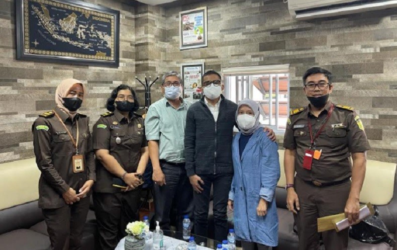 3 Terpidana Korupsi Bayar Denda Rp800 Juta ke Kejari Pekanbaru