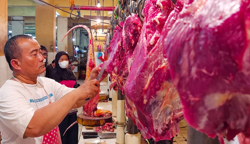 Stok Daging Melimpah di Pasar Kebayoran Lama Selama Ramadan - Bagian 2
