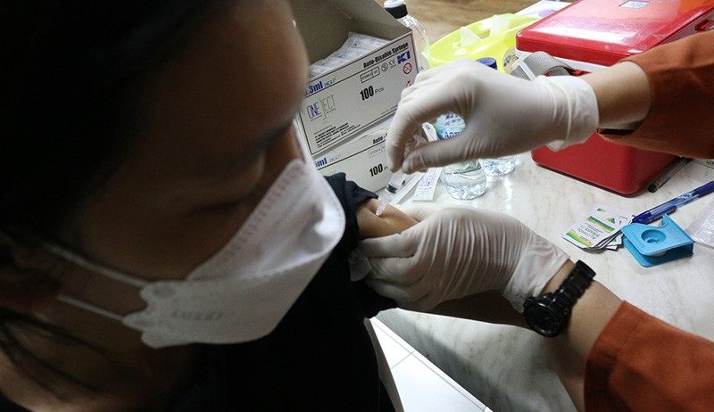 MNC Peduli Gelar Sentra Vaksinasi Booster untuk Karyawan - Bagian 1