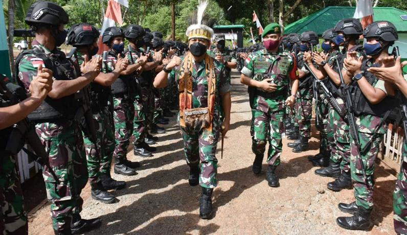 Kunjungi Prajurit Alugoro di Papua, Pangdam IV/Diponegoro: Selalu Waspada dan Humanis