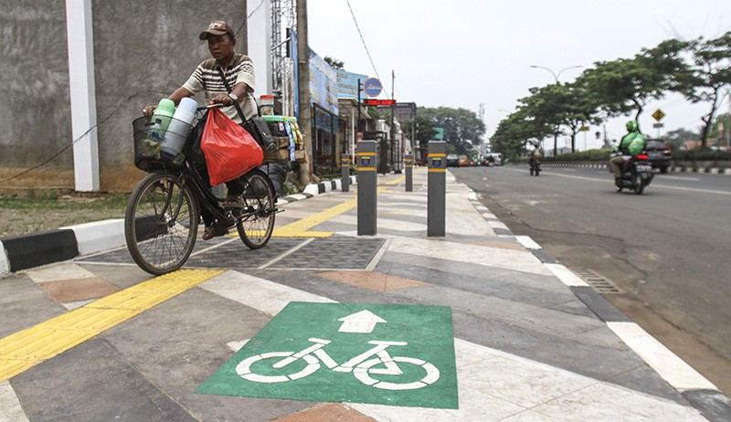 Penampakan Jalur Sepeda di Atas Trotoar Kota Depok - Bagian 1