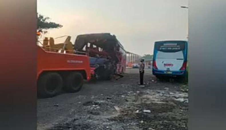 Sopir Bus Agra Mas Seperti Linglung saat Ditanya Penyebab Tabrakan di Tol Cipali