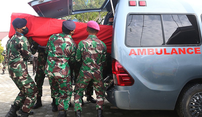 Suasana Upacara Pelepasan Jenazah 2 Prajurit Marinir TNI AL Gugur di Papua - Bagian 3