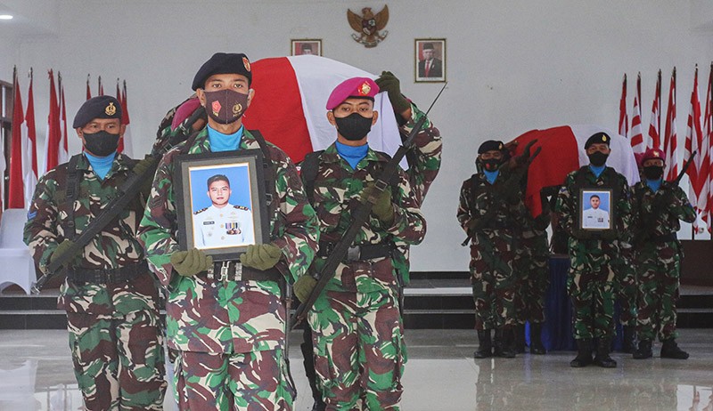 Suasana Upacara Pelepasan Jenazah 2 Prajurit Marinir TNI AL Gugur di Papua - Bagian 1