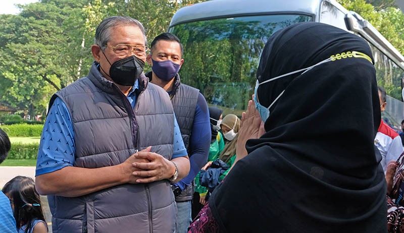SBY bersama Tim Voli Lavani Bogor Jalan-Jalan ke Candi Borobudur - Bagian 1