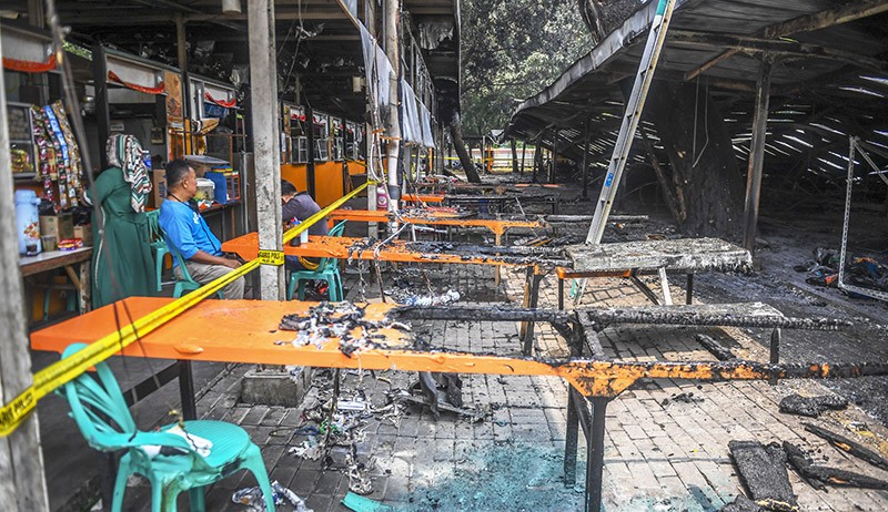 Ratusan Kios di Monas Ludes Terbakar, Kerugian Capai Rp1,2 Miliar - Bagian 1