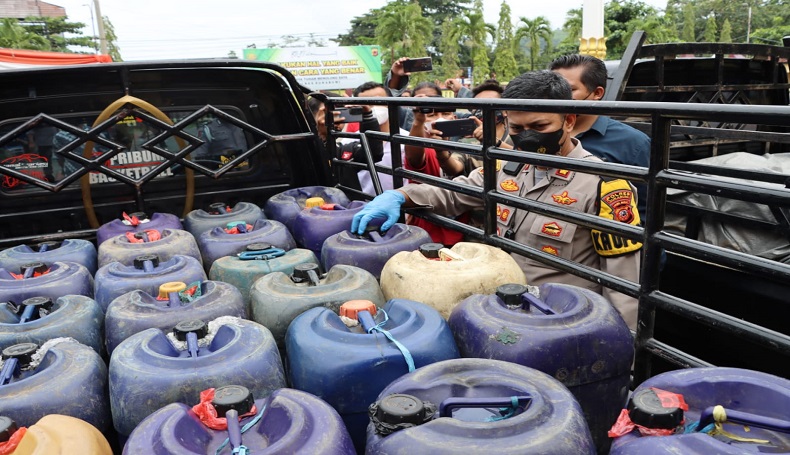 Terbongkar, Solar Bersubsidi Dijual Komersial di Sukabumi, 4 Orang Ditangkap