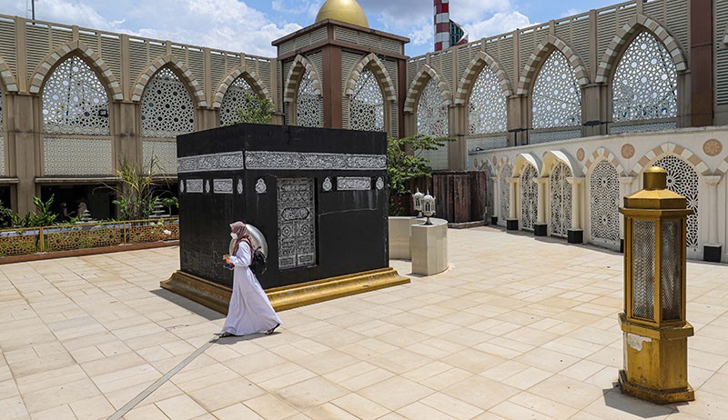 Melihat Miniatur Ka'bah di Pusat Perbelanjaan Jakarta - Bagian 3