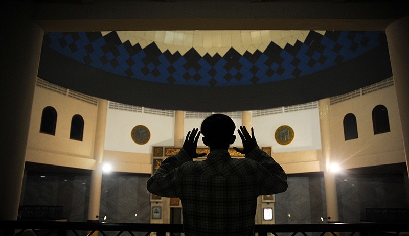 Masjid Raya Bandung Kembali Gelar Salat Tarawih Pertama Sejak Awal Pandemi  - Bagian 2