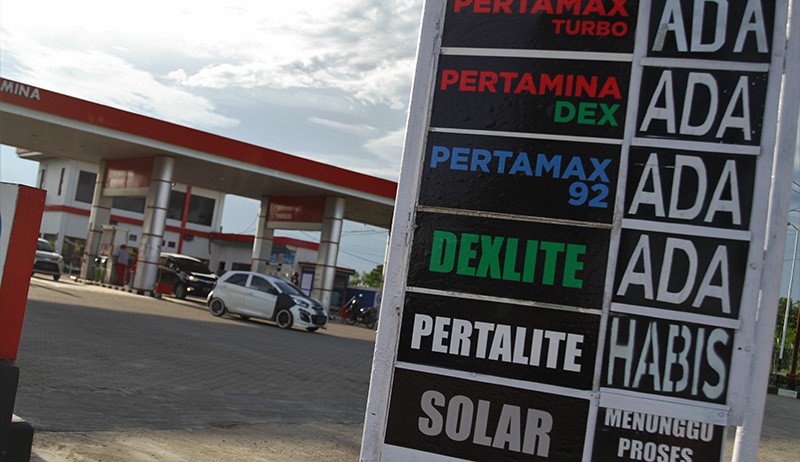 BBM Pertalite Langka di SPBU Kendari Sejak Harga Pertamax Naik - Bagian 1