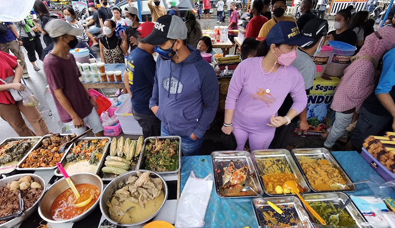 Berburu Takjil untuk Buka Puasa di Pasar Benhil - Bagian 1