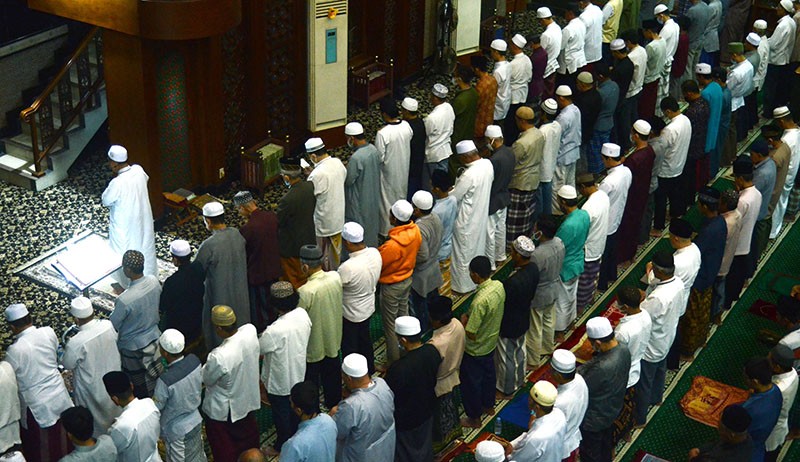 Salat Tarawih Satu Malam Satu Juz di Bekasi - Bagian 1