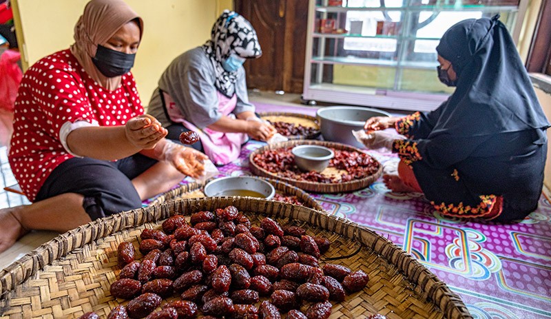 Produksi Tomat Rasa Kurma Oleh-Oleh Khas Bandungan - Bagian 1
