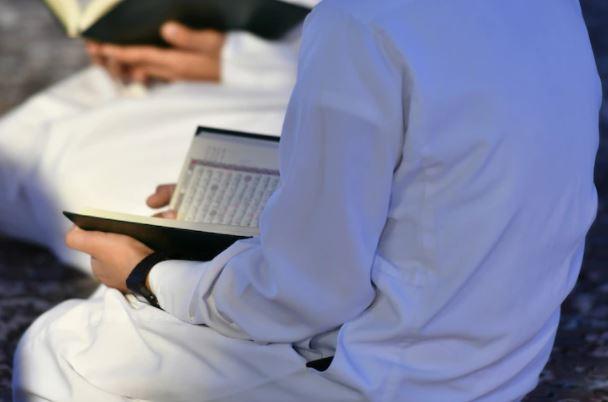 Tata Cara Tadarus yang Baik dan Manfaat Membaca Al Quran
