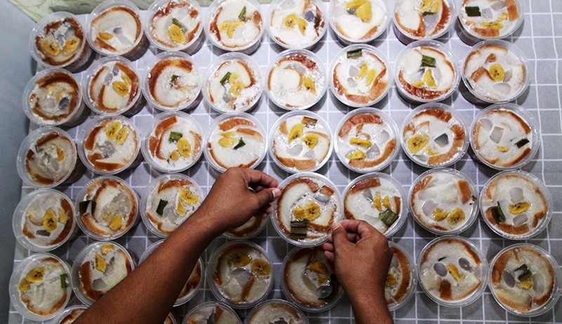 Permintaan Kolak Roti Srikaya Meningkat saat Ramadan - Bagian 1