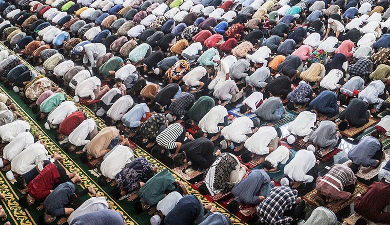 Salat Jumat Pertama Bulan Ramadan 1443 H Berlangsung Khusyuk - Bagian 2