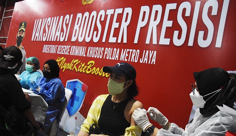 Vaksinasi Booster pada Malam Hari di GBK hingga H-7 Lebaran - Bagian 1