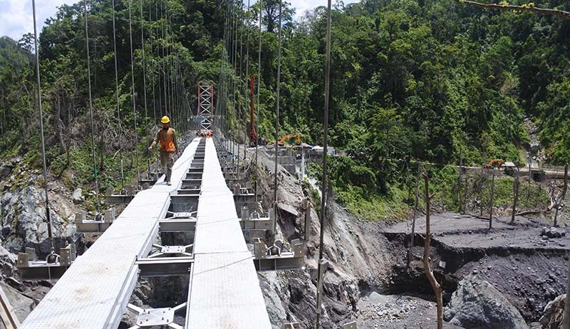 Jembatan Gantung Gladak Perak yang Rusak akibat Erupsi Gunung Semeru Kembali Dibangun - Bagian 3