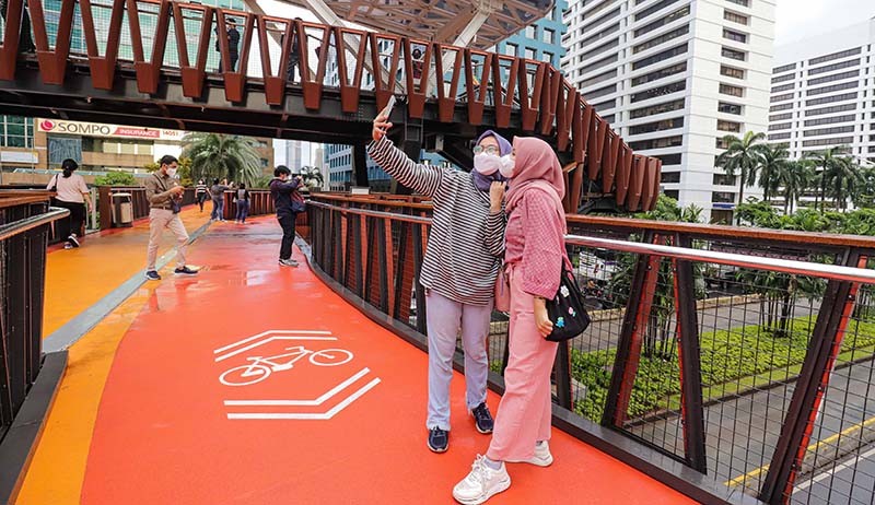 JPO Pinisi Menjadi Destinasi Ngabuburit di Jakarta - Bagian 2