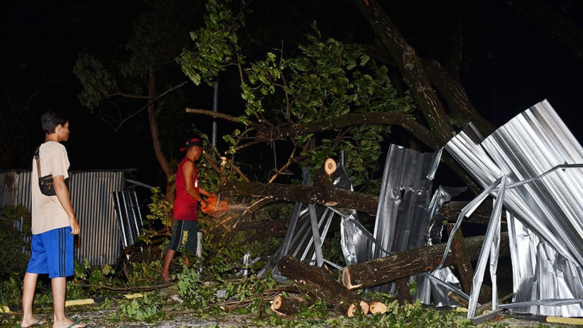 Bencana Angin Kencang di Madiun, Pohon dan Tiang Listrik Tumbang - Bagian 1