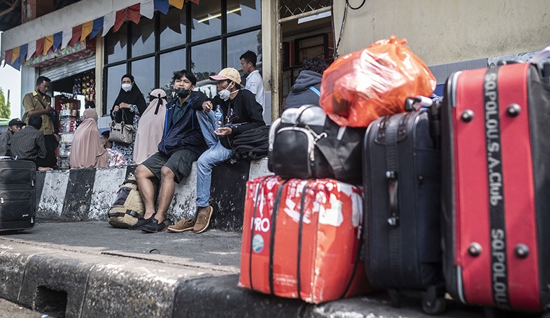 Mudik Lebih Awal Terpantau di Terminal Kampung Rambutan - Bagian 1