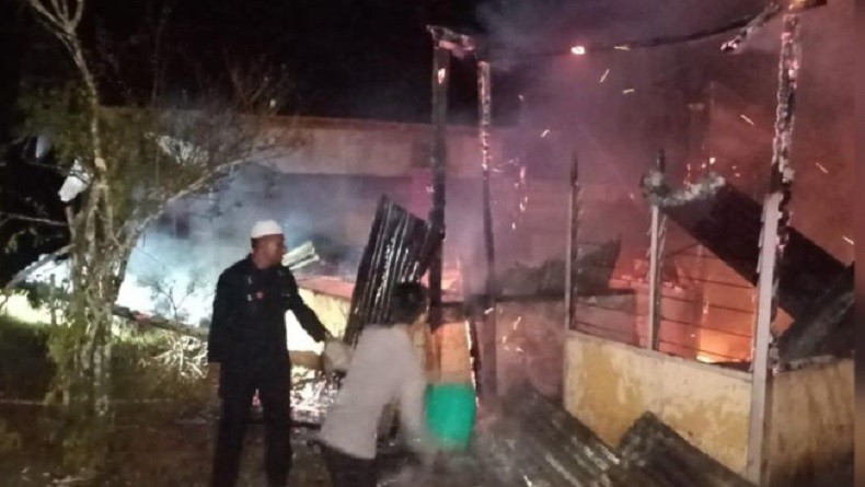 Rumah Warga Kariuw di Haruku Dibakar OTK