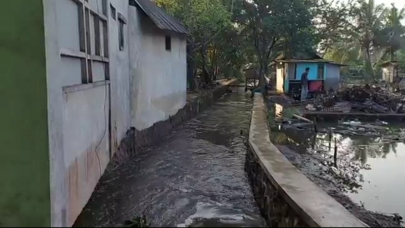 Melihat Sungai Dalam Suba yang Meluap dan Rendam 50 Rumah di Sukanagara Tasikmalaya