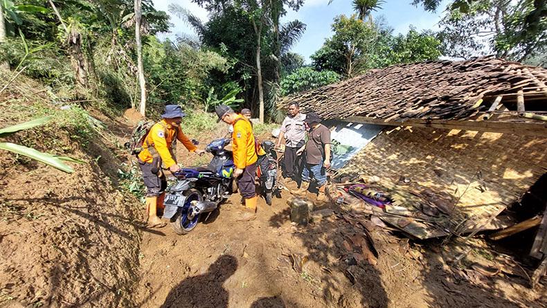 22 Rumah Terdampak Longsor dan Banjir Bandang di Rongga KBB, 10 Rusak Berat