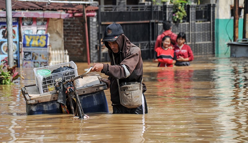 Sungai Citarum Meluap, Ribuan Jiwa di 13 RW Desa Dayeuhkolot Terdampak Banjir - Bagian 2