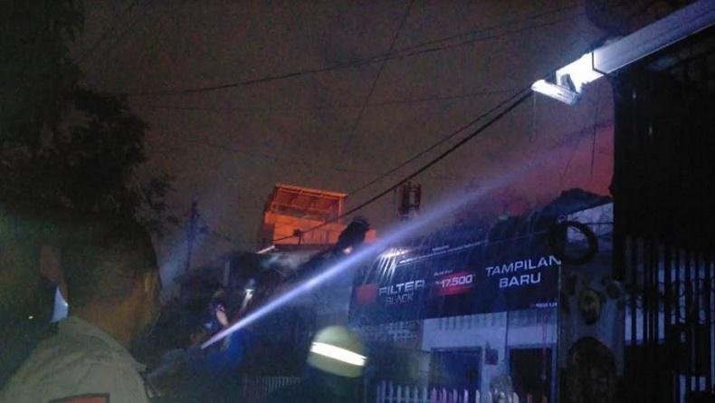 Usai Tarawih, 5 Rumah Warga di Medan Polonia Terbakar