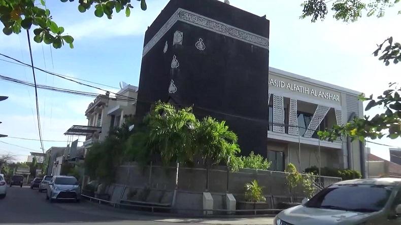 Masjid Berbentuk Ka’bah di Makassar Jadi Obat Rindu Berkunjung ke Baitullah