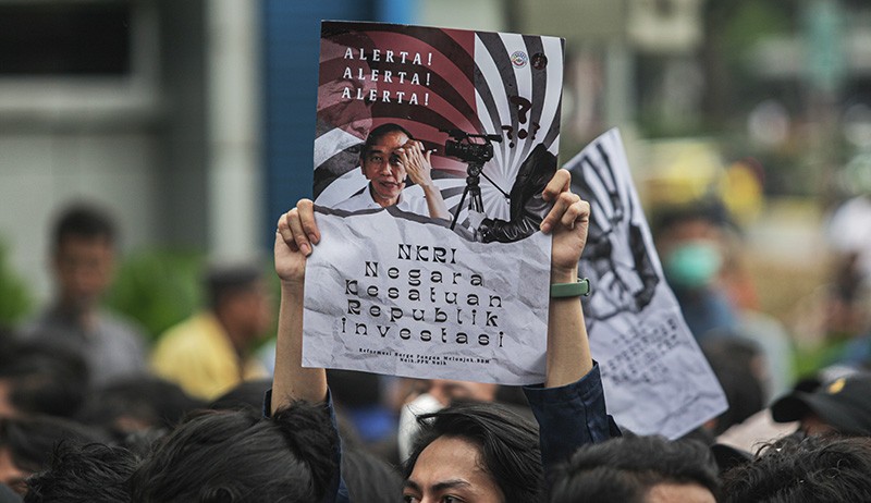 Demo Mahasiswa Padati Kawasan Patung Kuda, Ini 7 Tuntutan Massa - Bagian 4